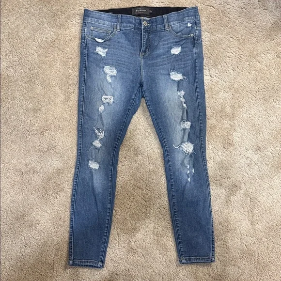 Torrid skinny jeans - Picture 1 of 6